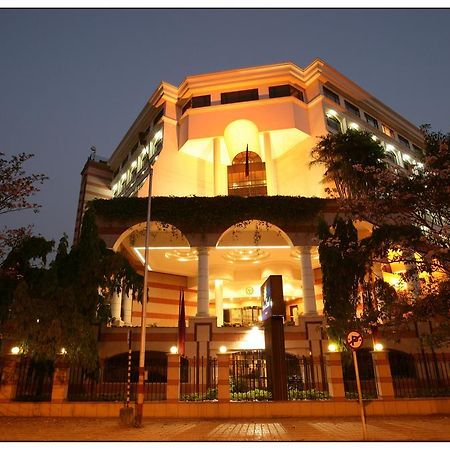 Sun-N-Sand Pune Exterior photo