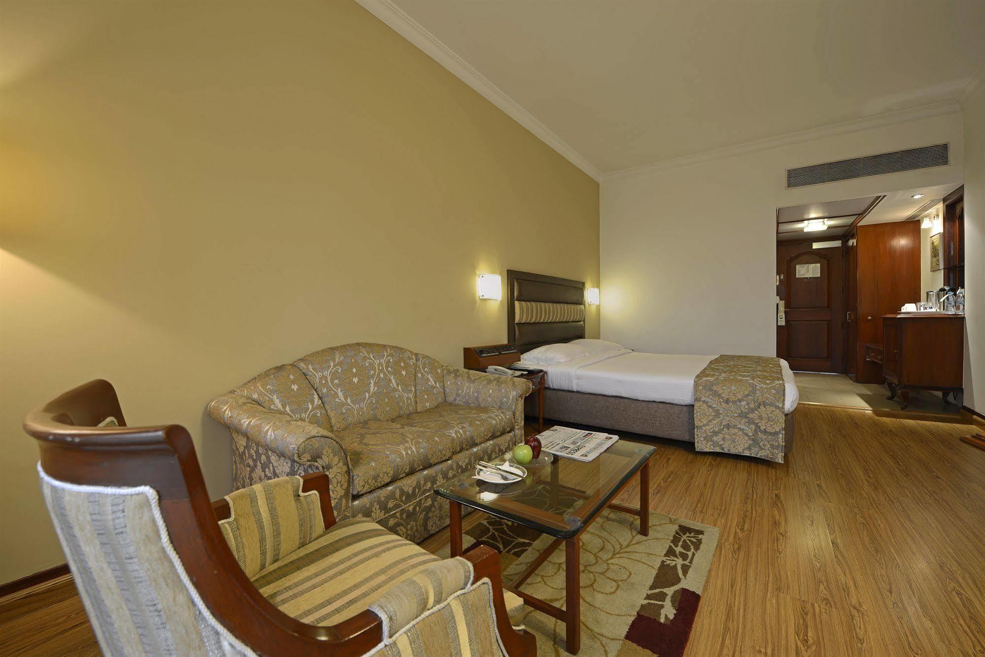 Sun-N-Sand Pune Exterior photo