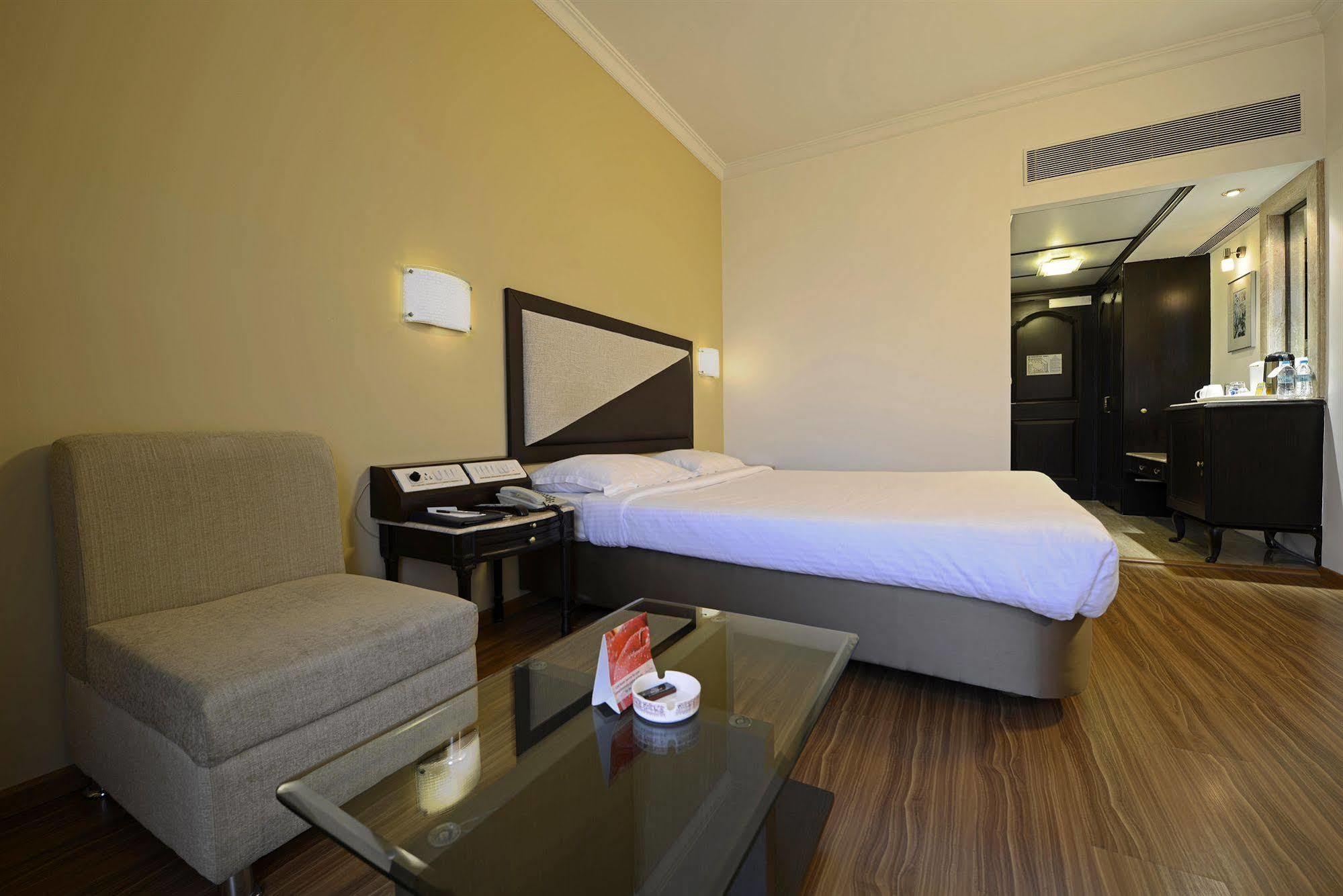 Sun-N-Sand Pune Exterior photo