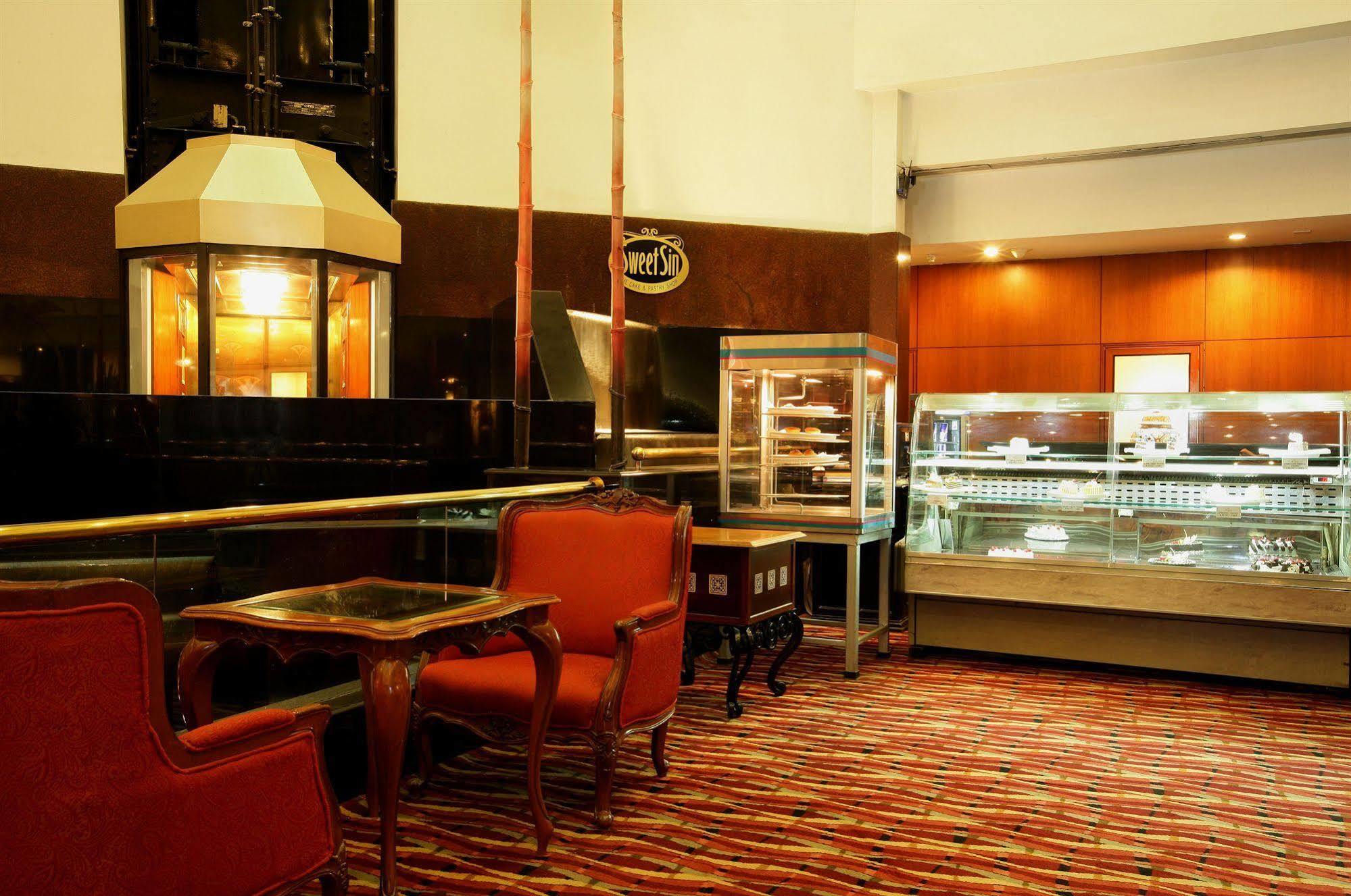 Sun-N-Sand Pune Exterior photo