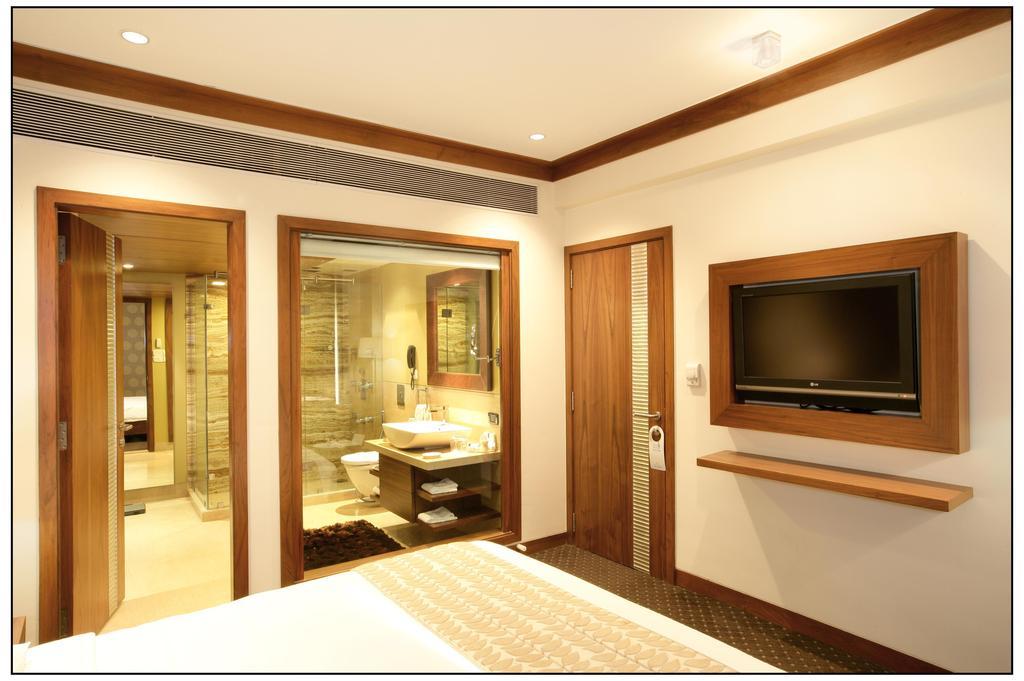 Sun-N-Sand Pune Exterior photo