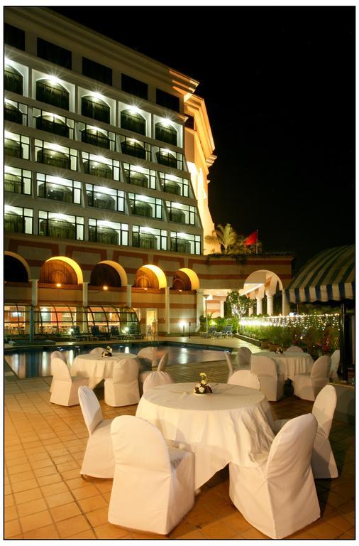 Sun-N-Sand Pune Exterior photo