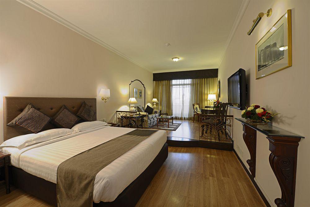 Sun-N-Sand Pune Exterior photo